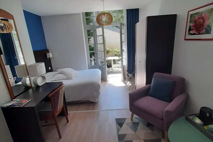 Room 27 of 53