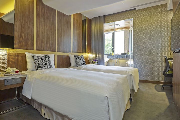 Room 5 of 36