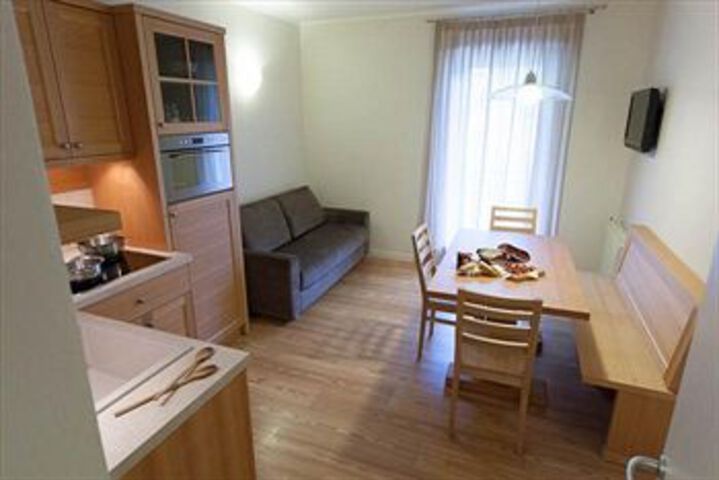 Room 25 of 28