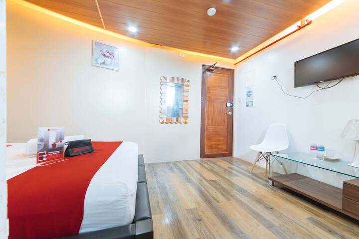 Room 8 of 30