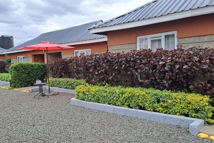 Hotel Exterior 22 of 36