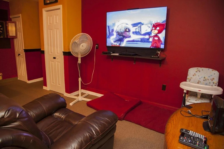 Room 3 of 25