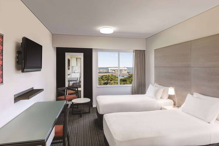 Room 15 of 48