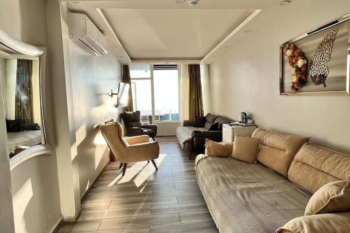 Room 6 of 49