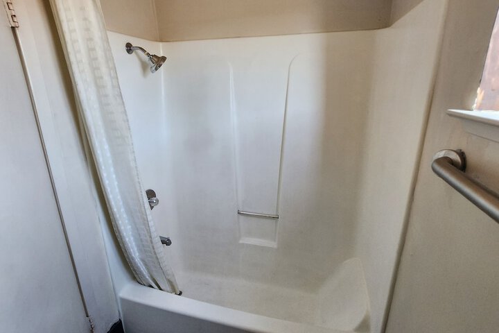 Basic Room 2 Queen Beds Refrigerator, Microwave (9 of 12)