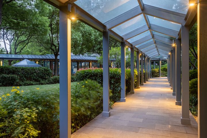 Hotel Entry