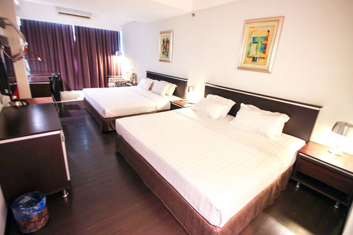 Room 17 of 44