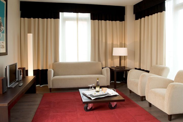 Room 9 of 45