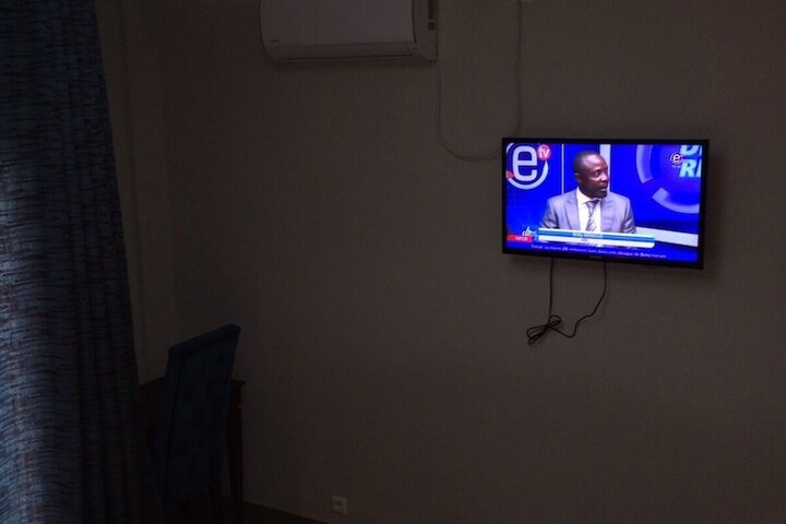 Room 8 of 16