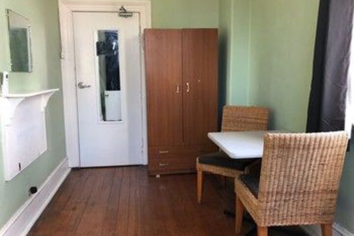 Room 3 of 10
