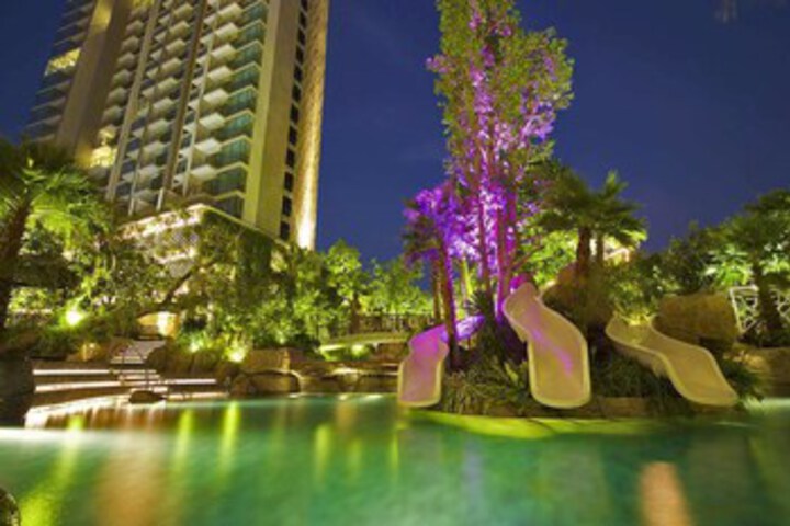 Pool 19 of 25