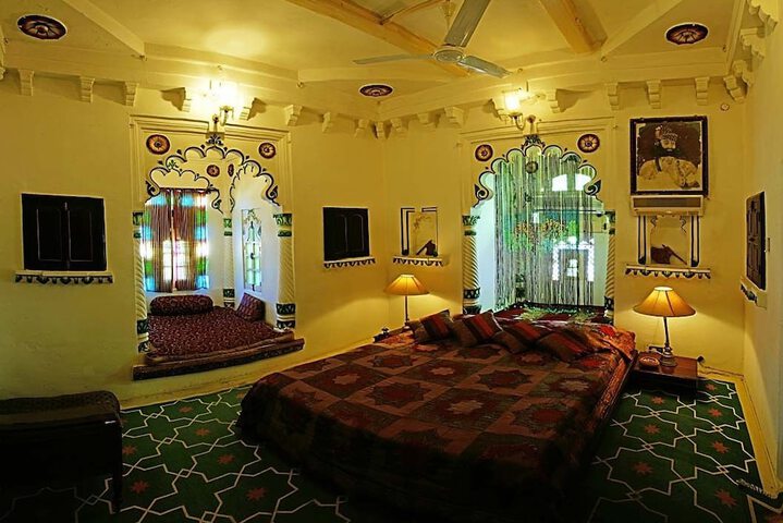 Room 12 of 68