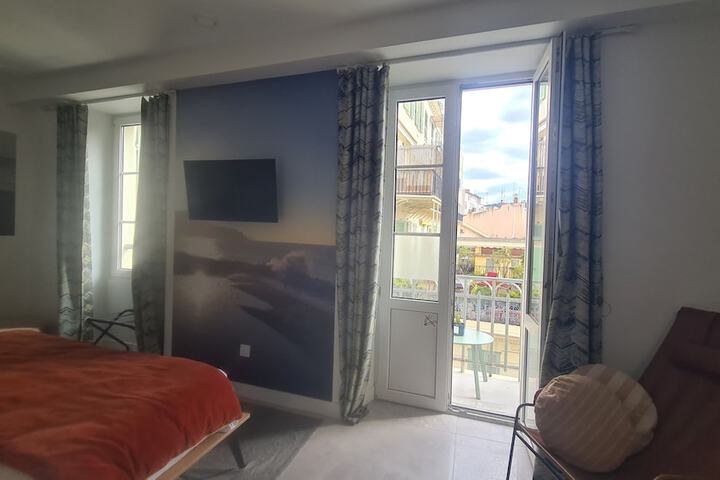 Room 28 of 118