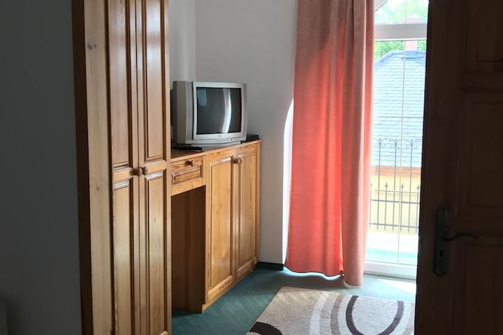Room 11 of 19