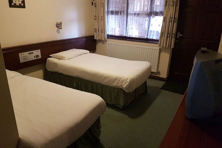 Room 14 of 28