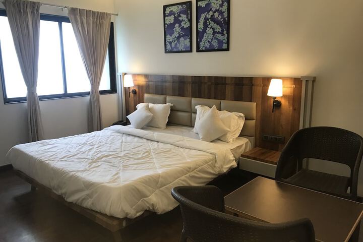 Room 9 of 27