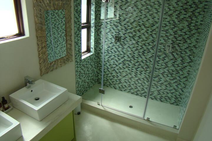 Room 15 of 26