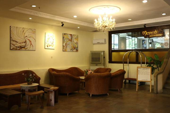 Hotel Lobby