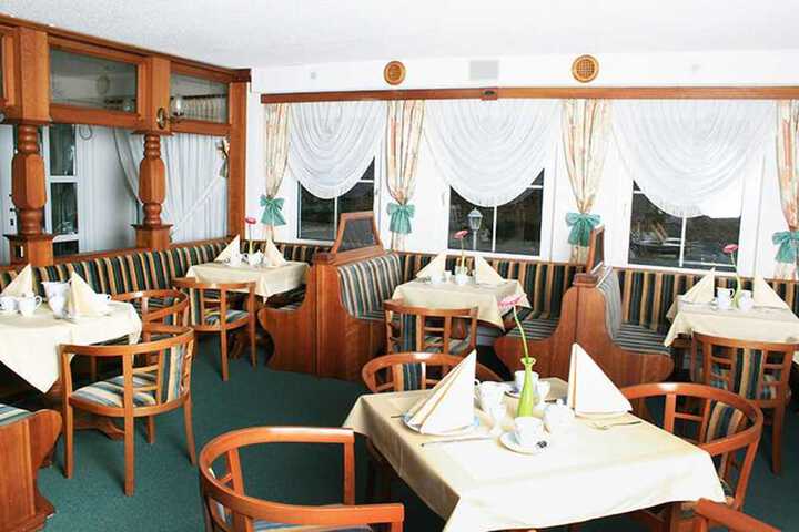 Dining 20 of 57