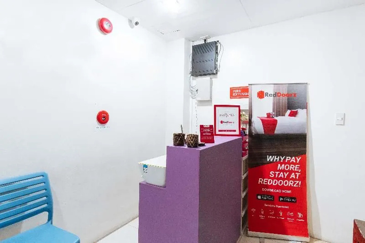 RedDoorz Plus Near Robinsons Place Manila
