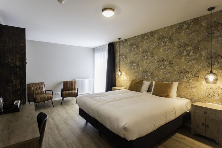 Room 10 of 53
