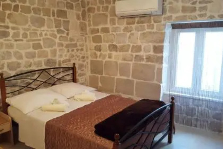 Room 2 of 19