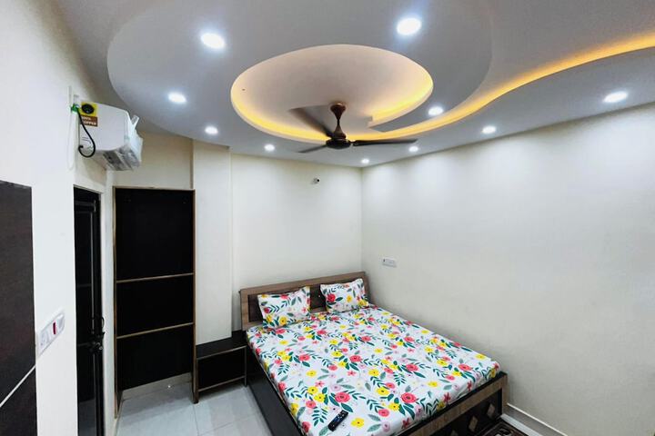 Room 15 of 24