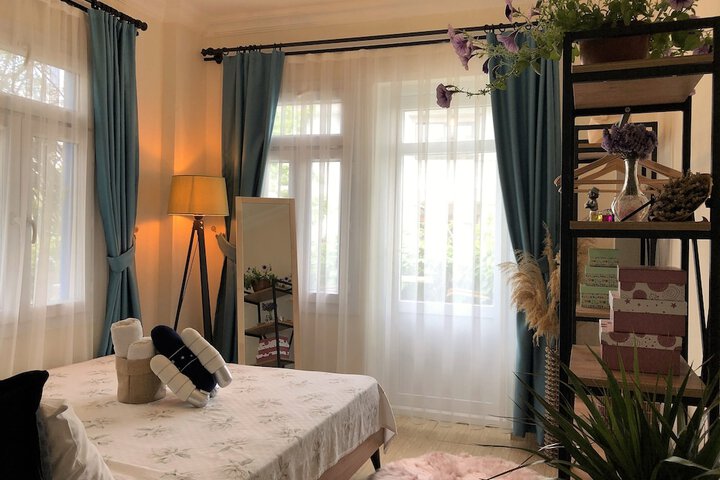 Room 2 of 67