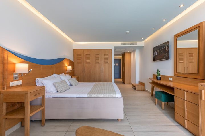 Room 10 of 168