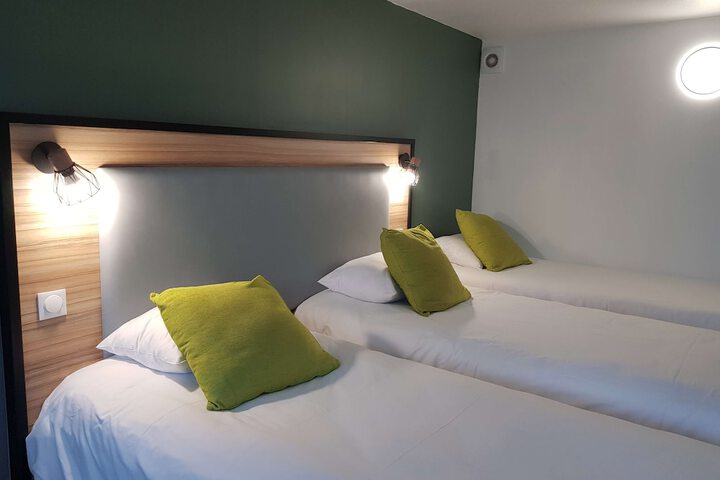 Room 15 of 53