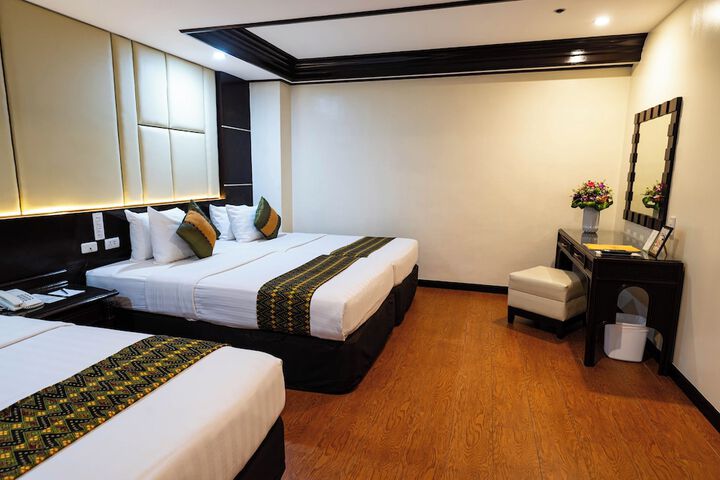 Room 32 of 66