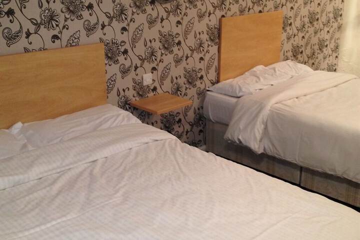 Room 4 of 14