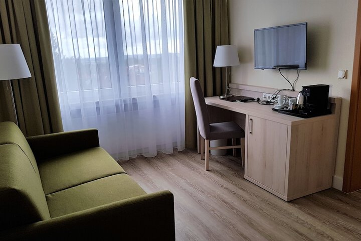 Room 17 of 42