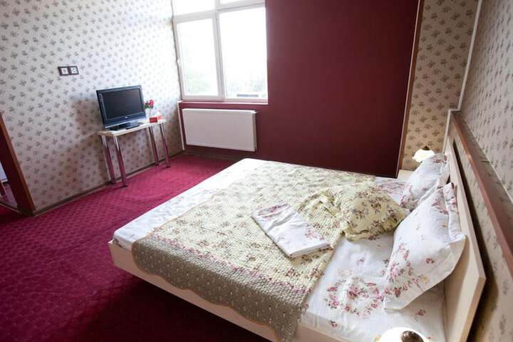 Room 14 of 65