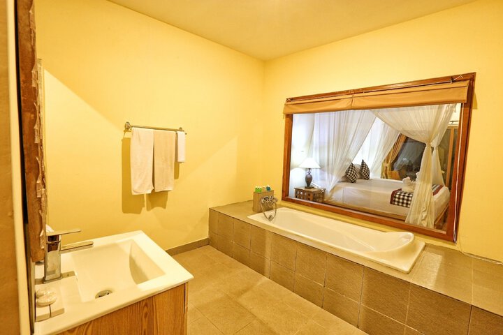 Room 16 of 25