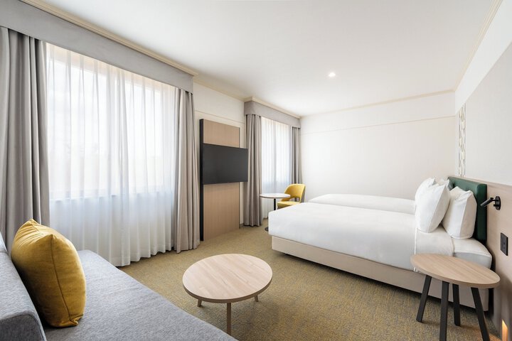 Room 10 of 41