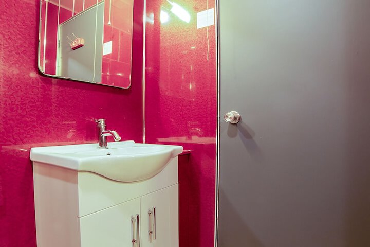 Room 40 of 76