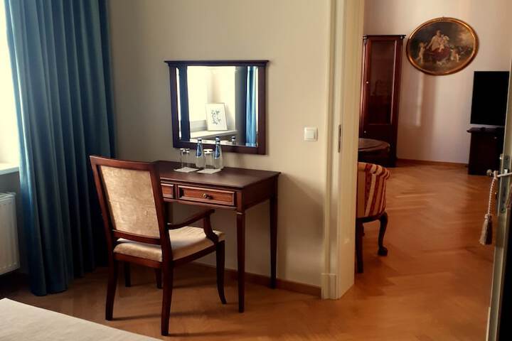 Room 19 of 46