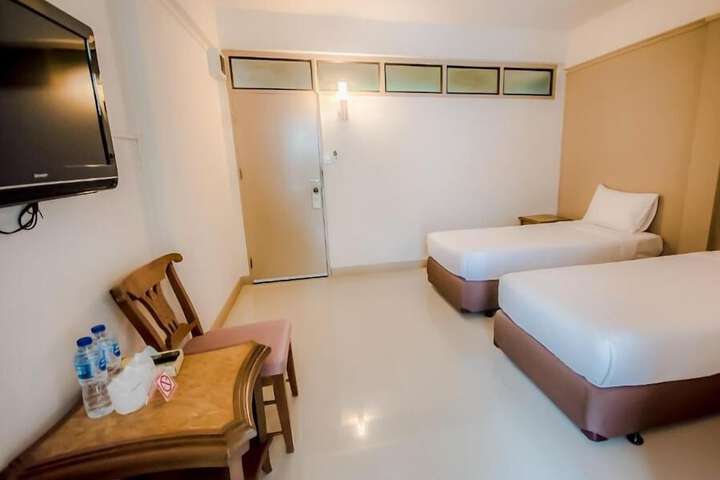 Room 15 of 68