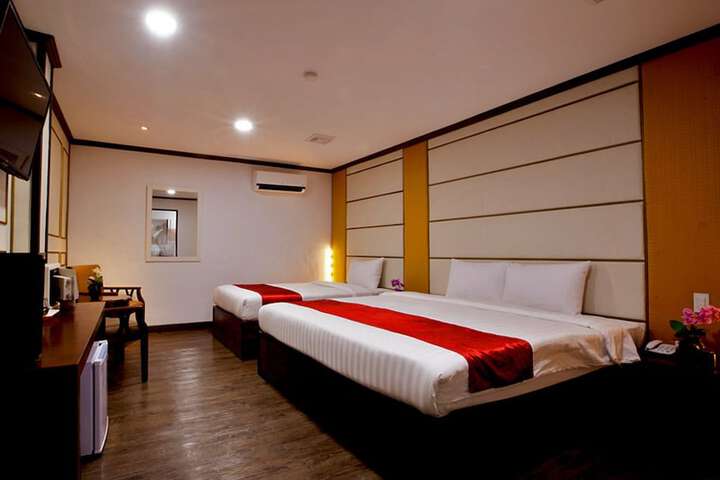Room 52 of 98