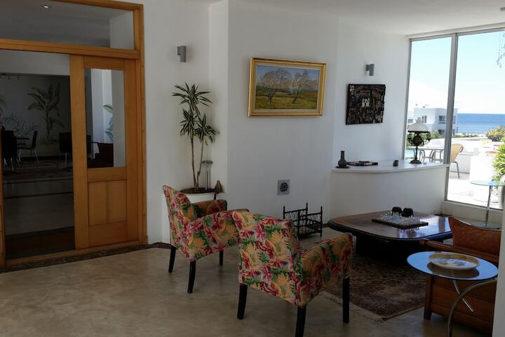 Guest Lobby