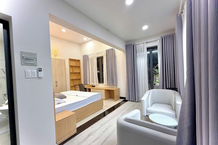 Room 2 of 25