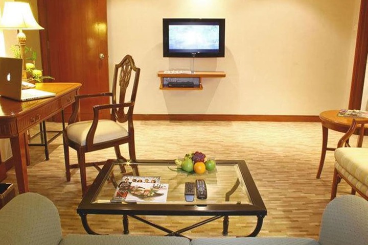 Room 8 of 42