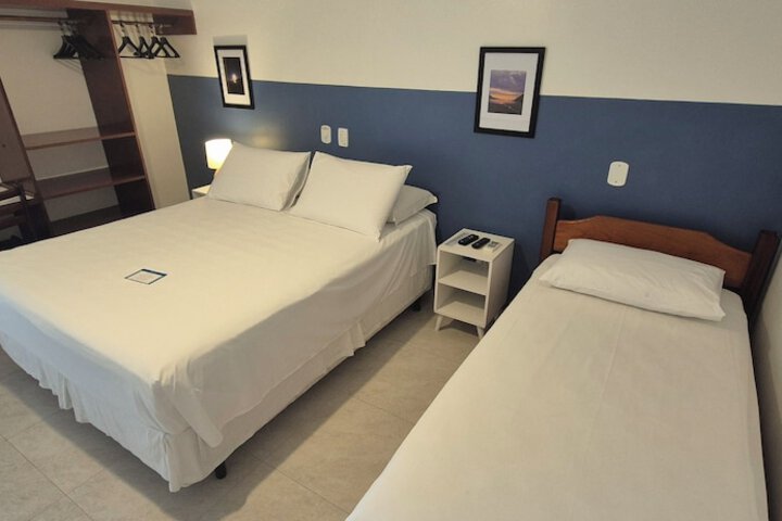 Room 4 of 40