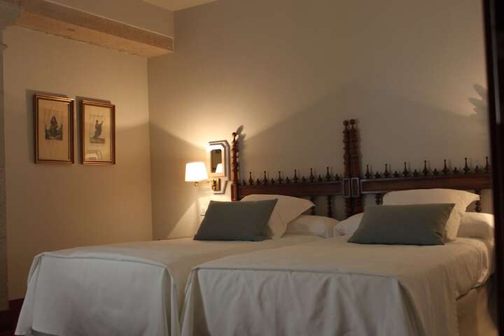 Room 5 of 119