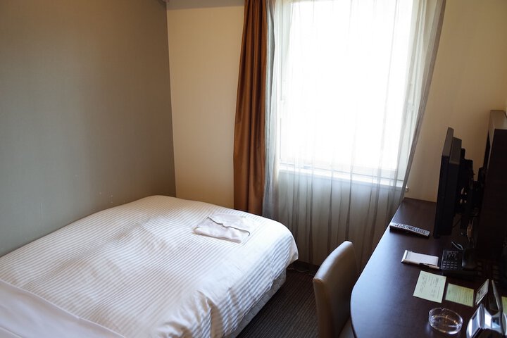 Room 10 of 49