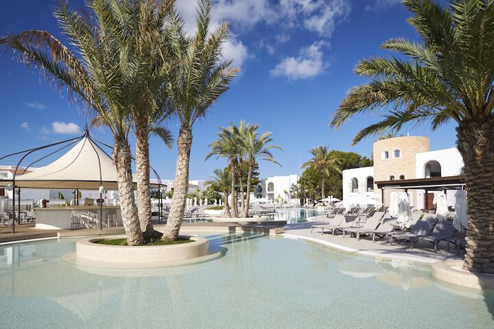 Hotel Pool