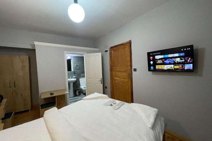 Room 21 of 100