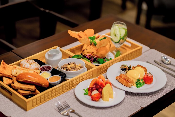 Breakfast/Coffee Service 116 of 131