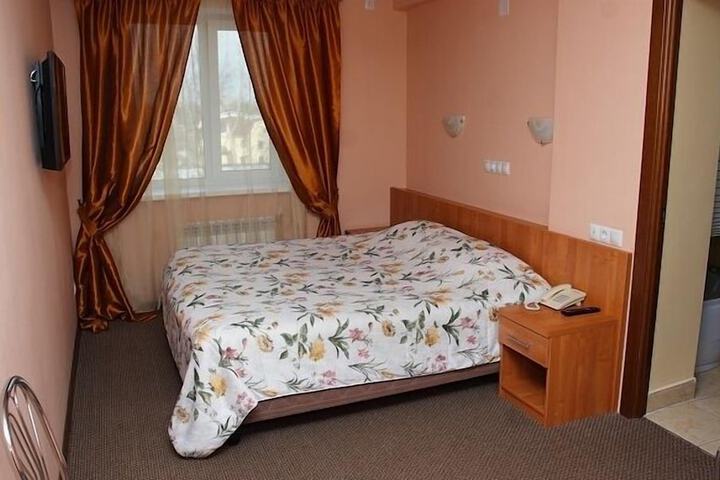 Room 42 of 93